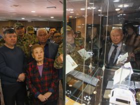 В Якутии открылась выставка «Алмазы героев России»