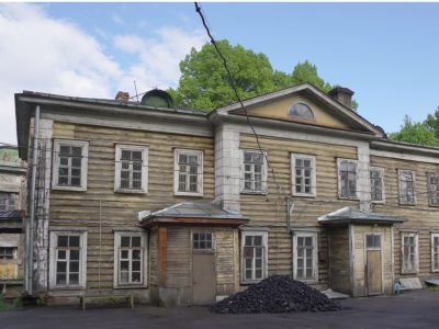 Западный жилой дом