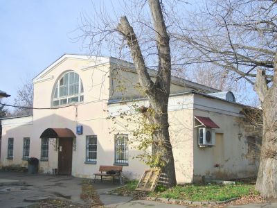 Западный одноэтажный флигель