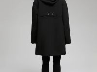 Плащ из мембранной ткани с водоотталкивающей пропи