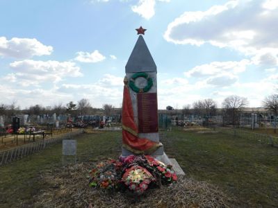 Братская могила советских воинов, погибших в период Сталинградской битвы