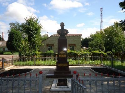 Могила Вострухина П.М. - Героя Советского Союза