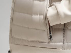 Стеганая куртка с наполнителем из натурального пуха