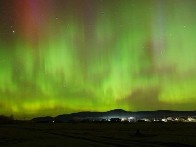 Видеофакт: северное сияние озарило небо в Среднеколымске
