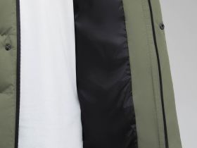 Стеганая куртка с капюшоном