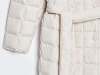 Пуховое стеганое пальто с поясом