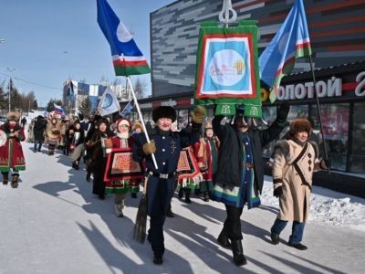 В Нерюнгри прошло первое шествие общин в национальных костюмах