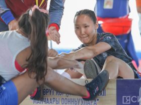 Завершились соревнования по мас-рестлингу и якутской вертушке на Играх Манчаары