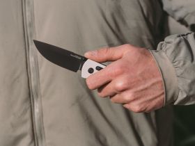 Полуавтоматический складной нож SOG Flash AT Cool Grey, сталь D2, рукоять GRN, белый