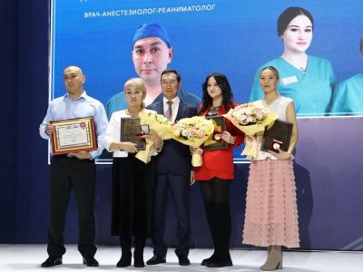 Медикам Якутии вручили награды за спасение пациента после пятичасовой клинической смерти
