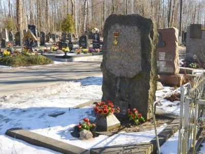 Могила Ложечникова Андрея Алексеевича (1907-1974 гг.) – Героя Советского Союза