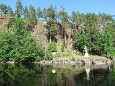 Протока между Никоновским озером и Малой Никоновской бухтой Ладожского озера (Кедронский проток)