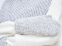 Вязаные варежки с шерстью и ангорой