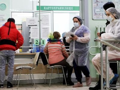 Кабмин направит более 76,5 млрд рублей дополнительно на выплаты по больничным