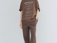 Футболка оверсайз с принтом, Коричневый