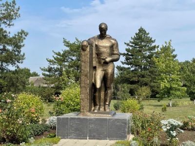 Братская могила воинов, погибших в годы гражданской и Великой Отечественной войн