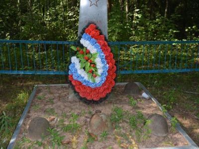 Братская могила воинов Советской Армии, погибших в период Великой Отечественной войны