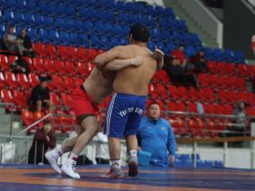 Верхневилюйцы взяли все путёвки на Игры Манчаары по хапсагаю