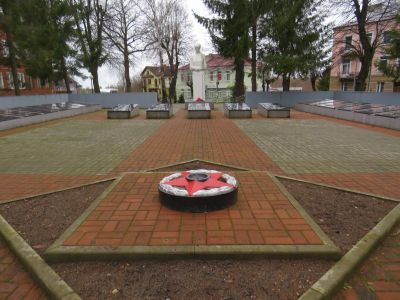 Мемориальный комплекс на братской могиле советских воинов, погибших при взятии города Хайлигенбайля в феврале 1945 года