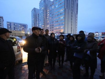 Врио главы Якутска обсудил с дольщиками проблемы ввода в эксплуатацию дома по ул. Короленко, 25