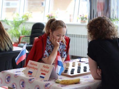 Все решит финишная прямая: Ноговицына сыграла вничью с лидером и сохраняет шансы на медаль