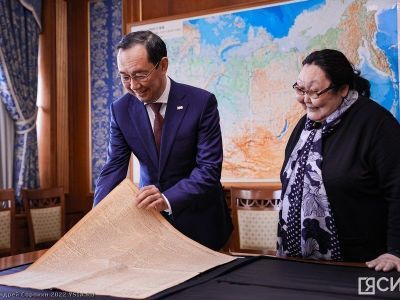 Редкий экземпляр газеты «Известия» разместят в электронном архиве национальной библиотеки Якутии