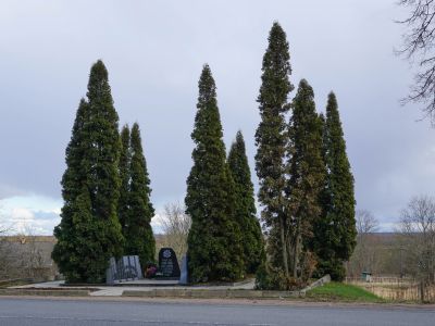 Братская могила воинов Советской Армии, погибших в 1944 г.