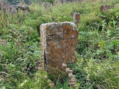 Стела № 24 раннемусульманского кладбища № 2 архитектурного комплекса "Мусийкъонгийкоте"