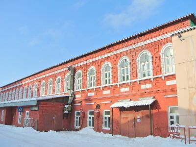 Служебный корпус, 1882 г., 1891 г., архитекторы Н.В.Васильев, В.Ф.Жигардлович