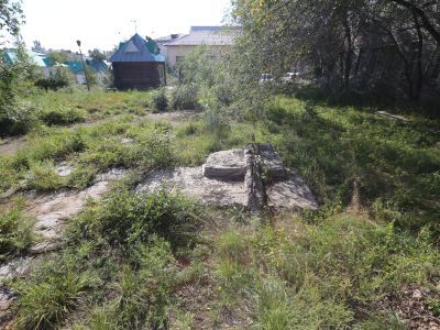 Могила Смолина Абрама Прокопьевича (1894-1923) - одного из организаторов партизанского движения в Прибайкалье, активного участника освобождения Приморья от интервентов и белогвардейских банд