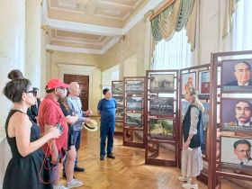 "ВСЯ РОССИЯ - 2025". Делегация иностранных журналистов побывала на даче Сталина