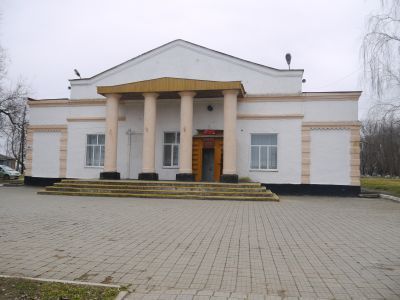 Памятное место, где в ноябре 1917 г. заседал первый Новопавловский ревком