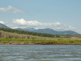 Река Индигирка. Через Ущелье Восторга и Восхищения! Маршрут: п. Усть-Нера - с. Хонуу