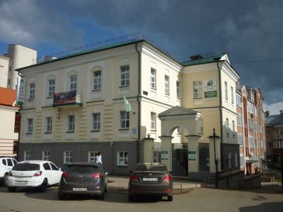 Жилой дом Ф. Веретенникова с воротами и оградой