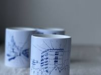 Свеча в керамическом стакане с авторским рисунком "Панелька", аромат Море