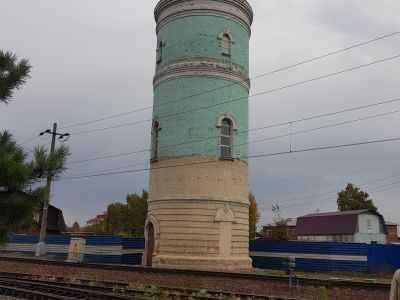 Каменная водонапорная башня конца XIX - начала XX века, действующая поныне