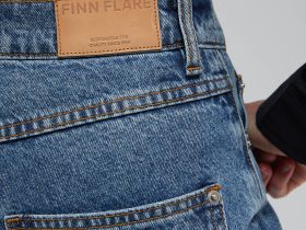 Джинсы straight fit