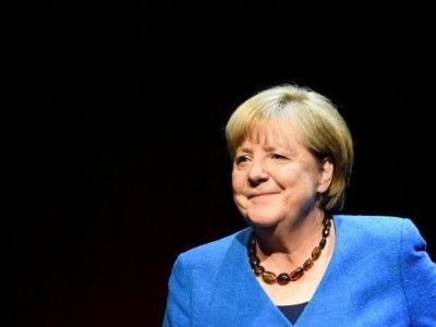 Меркель заявила, что для прочного мира в Европе нужно участие России