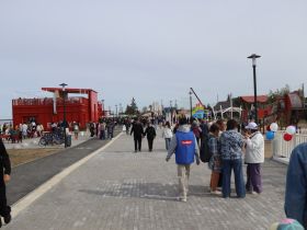Вилюйск преображается: в День города на набережной «Поющие пески» зазвучала новая музыка