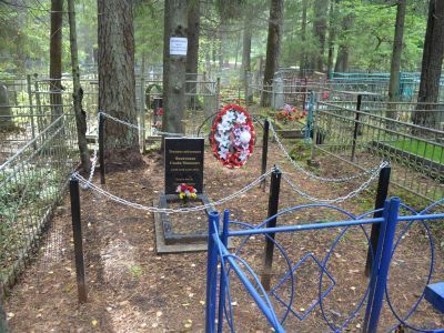 Могила, в которой захоронен техник-лейтенант Семен Минович Воличенко (1916-1944 г.г.)