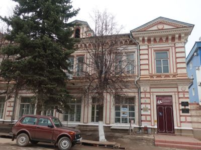 Дом, где в ноябре 1917 г. состоялось заседание Совета рабочих, солдатских и крестьянских депутатов, на котором была принята резолюция о взятии власти в городе и уезде в руки Советов