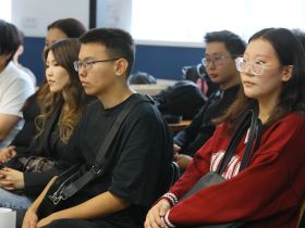 Губернатор Демешин встретился со студентами в Якутске