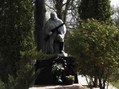 Братская могила воинов, погибших в 1943 г.