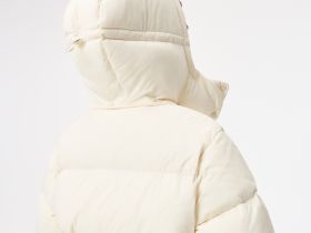 Женская короткая куртка Lacoste с капюшоном