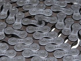 Цепь Shimano CN-HG53 9 скоростей (серебристый 116 звеньев)