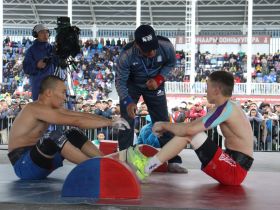 Сенсационные схватки по мас-рестлингу прошли на Играх Манчаары