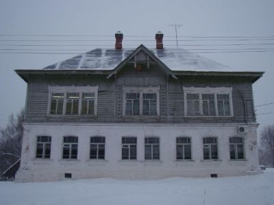 Школа церковно-приходская (дом двухэтажный, полукаменный)