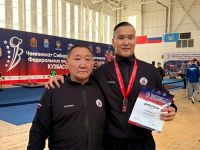 Якутский гиревик Владимир Олёнов стал призёром чемпионата Сибири и Дальнего Востока