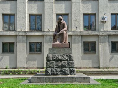 Памятник В.И.Ленину