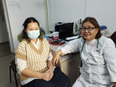 Врачи Усть-Алданской ЦРБ в ноябре осмотрели более 200 мам и детей в селах района